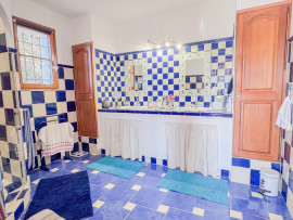 Vente
Entrecasteaux, villa avec piscine et dépendances