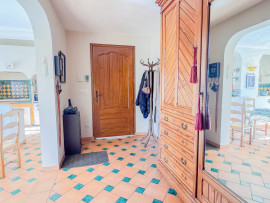 Vente
Entrecasteaux, villa avec piscine et dépendances