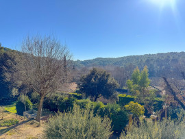 Vente
Entrecasteaux, villa avec piscine et dépendances