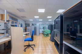 
                                                                                        Vente
                                                                                         Entrepôt - 547 m² - SAINT-ETIENNE (42)