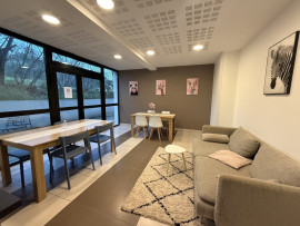 
                                                                                        Location
                                                                                         🧑‍💻 Espace de coworking à louer