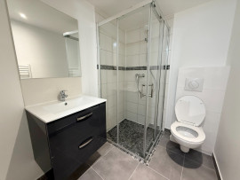 
                                                                                        Vente
                                                                                         Etienne