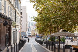 
                                                                                        Location
                                                                                         Evêché