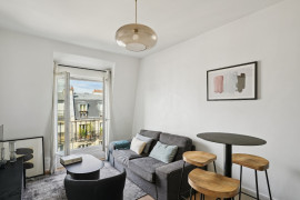 
                                                                                        Vente
                                                                                         EXCLUSIVITE - 2 P rénové - Lamarck Caulaincourt