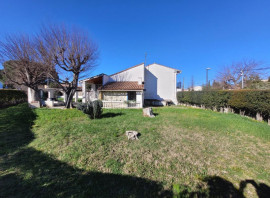 
                                                                                        Vente
                                                                                         Exclusivité - Avignon extra muros - Maison 4 pièces, 2 chambres - terrain de 650m² , véranda et garage