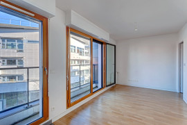 Vente
Exclusivité - Studio avec balcon filant