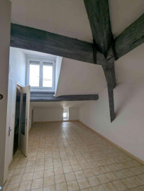 
                                                                                        Location
                                                                                         F1 clim clair 18+8m2, prox fac écoles métro B+D