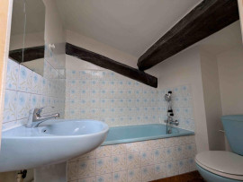 
                                                                                        Location
                                                                                         F1 clim clair 18+8m2, prox fac écoles métro B+D