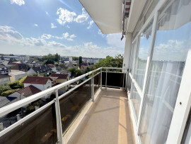 
                                                                                        Location
                                                                                         F2 avec balcon - Livry-Gargan