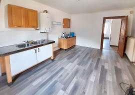 
                                                                                        Location
                                                                                         F2 avec jardin - Lumineux et très calme