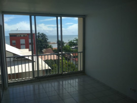 Location
F2 Cayenne Vue Mer