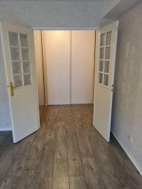 
                                                                                        Location
                                                                                         F2 dans résidence de standing