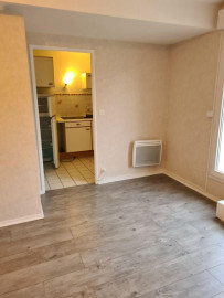 
                                                                                        Location
                                                                                         F2 dans résidence de standing