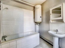 
                                                                                        Location
                                                                                         F2 lumineux et cosy