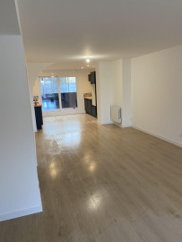 
                                                                                        Location
                                                                                         F4 87 m2 neuf / terrasse / 2 parking / véranda