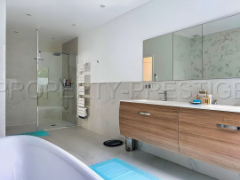 
                                                                                        Vente
                                                                                         FACE A L'OCEAN VILLA D'ARCHITECTE D'EXCEPTION