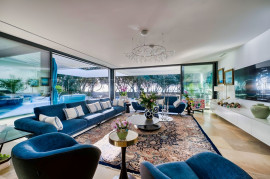 
                                                                                        Vente
                                                                                         FACE A L'OCEAN VILLA D'ARCHITECTE D'EXCEPTION