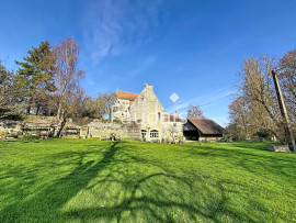 
                                                                                        Vente
                                                                                         FALAISE - ancien moulin - 175m2 entièrement rénové