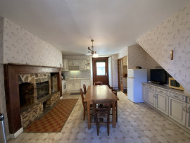 Vente
Ferme avec maison d'hôtes.