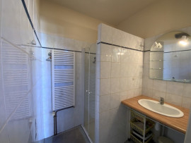 Vente
Ferme avec maison d'hôtes.