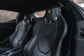 
                                                                                        Voiture
                                                                                         Ferrari 296 GTB