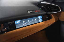 
                                                                                        Voiture
                                                                                         Ferrari 296 GTS V6 3.0 830