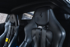 
                                                                                        Voiture
                                                                                         Ferrari 458 Italia V8 4.5 570