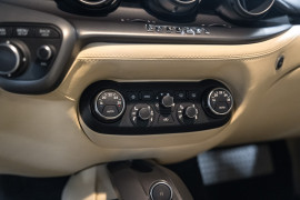 
                                                                                        Voiture
                                                                                         Ferrari F12 Berlinetta V12 6.0 740