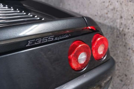 
                                                                                        Voiture
                                                                                         Ferrari F355 3.5i Spider