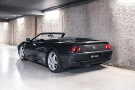 
                                                                                        Voiture
                                                                                         Ferrari F355 Spider V8 3.5 380