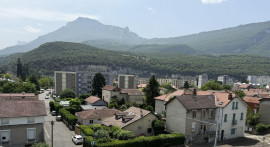 
                                                                                        Location
                                                                                         Fontaine superbe T3 meublé/tout équipé/bien situé