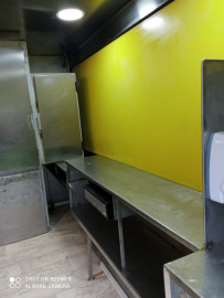 
                                                                                        Utilitaire
                                                                                         FOOD TRUCK ROTISSERIE