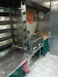 
                                                                                        Utilitaire
                                                                                         FOOD TRUCK ROTISSERIE