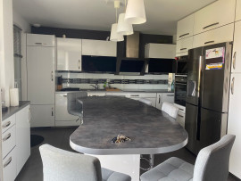Location
FOR RENT - MAISON A LOUER (loyer tout inclus)