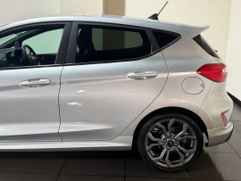 Voiture
                                                                                Ford Fiesta 1.0T EcoBoost GPF ST-Line Hatchback 5dr Petrol Manual Euro 6 (s/s) (100 ps)