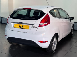 Voiture
                                                                                Ford Fiesta 1.25 Zetec Hatchback 3dr Petrol Manual (129 g/km, 81 bhp)