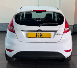 Voiture
                                                                                Ford Fiesta 1.25 Zetec Hatchback 3dr Petrol Manual (129 g/km, 81 bhp)