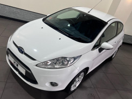 Voiture
                                                                                Ford Fiesta 1.25 Zetec Hatchback 3dr Petrol Manual (129 g/km, 81 bhp)