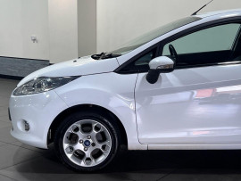 Voiture
                                                                                Ford Fiesta 1.25 Zetec Hatchback 3dr Petrol Manual (129 g/km, 81 bhp)