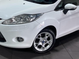 Voiture
                                                                                Ford Fiesta 1.25 Zetec Hatchback 3dr Petrol Manual (129 g/km, 81 bhp)