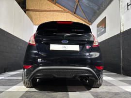 
                                                                                        Voiture
                                                                                         Ford Fiesta ST-3