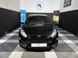 
                                                                                        Voiture
                                                                                         Ford Fiesta ST-3