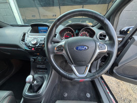 
                                                                                        Voiture
                                                                                         Ford Fiesta ST-3