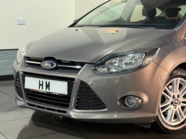 Voiture
                                                                                Ford Focus 1.6 Titanium Hatchback 5dr Petrol Powershift Euro 5 (125 ps)