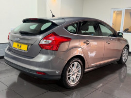 Voiture
                                                                                Ford Focus 1.6 Titanium Hatchback 5dr Petrol Powershift Euro 5 (125 ps)