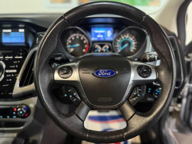 Voiture
                                                                                Ford Focus 1.6 Titanium Hatchback 5dr Petrol Powershift Euro 5 (125 ps)