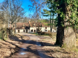 
                                                                                        Vente
                                                                                         FORET DE TRONCAIS ALLIER LONGERE AVEC 1,4 HA