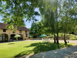 Vente
GERS DOMAINE XVIIIème GITES 1,8HA