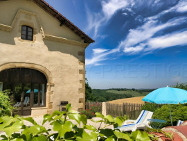
                                                                                        Vente
                                                                                         GERS DOMAINE XVIIIème GITES 1,8HA