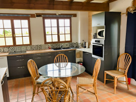 
                                                                                        Vente
                                                                                         GERS DOMAINE XVIIIème GITES 1,8HA